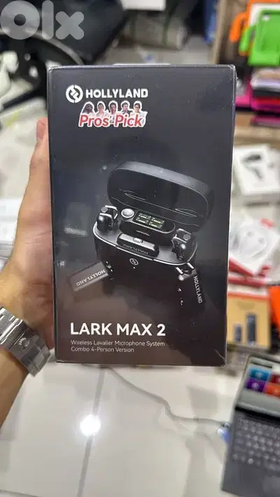Hollyland Lark Max2 Wireless Lavalier Microphone System Combo 4 person