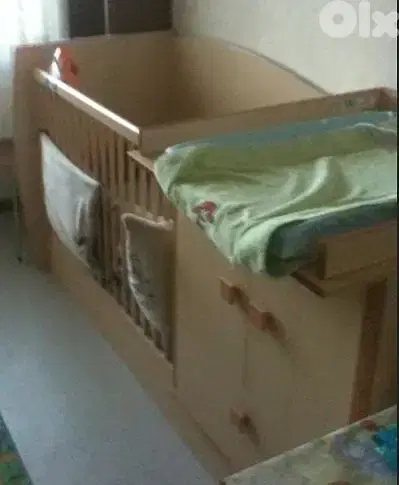 Alix - convertible baby bed/block
