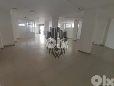 SPACIOUS WAREHOUSE IN THE HEART OF SPEARS PRIME (800SQ) , (BTR-244)
