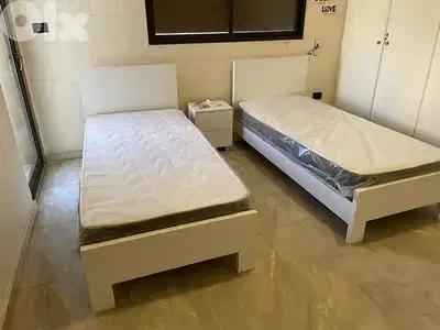 تختين مع فرش وكمود جديدة من المعمل بافضل الاسعار