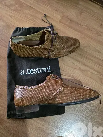 A. Testoni leather size 40
