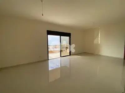 GMK132MM - Apartment for sale in Blat - شقة للبيع في بلاط