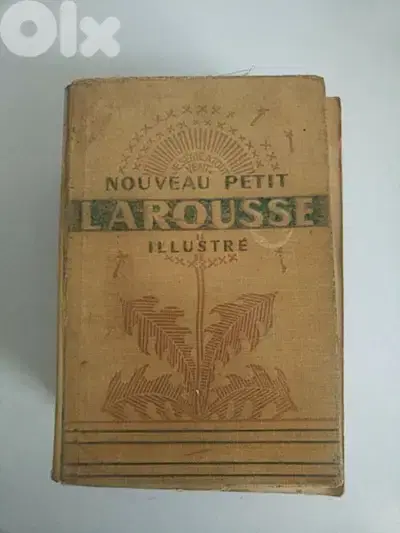 Very old book Petit Larousse illustré - Not Negotiable