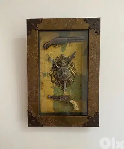 Vintage Style Wall Art Frame – Antique Weapons & World Map Design
