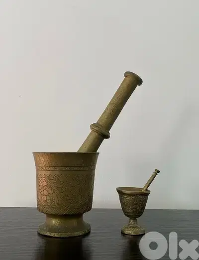 Vintage Brass Mortar & Pestle – Hand-Engraved