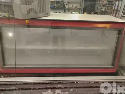 shop refrigerator