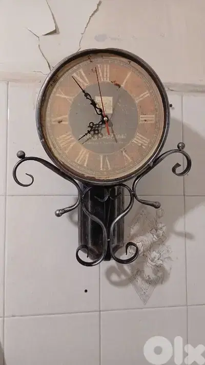 ساعه حديد انتيك ماشيه تمام
