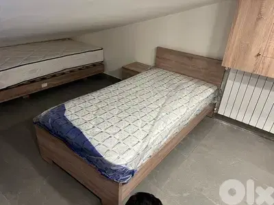 تخت مفرد مع وحده كمود جديدة من المعمل بافضل الاسعار