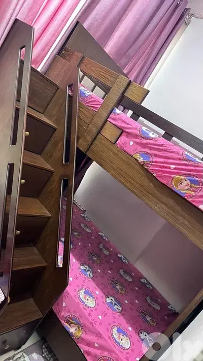 غرفة نوم طابقين