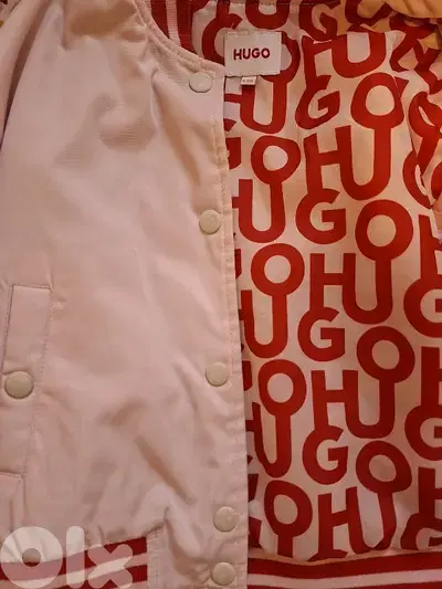 HUGO BOSS جاكيت ٨ سنين