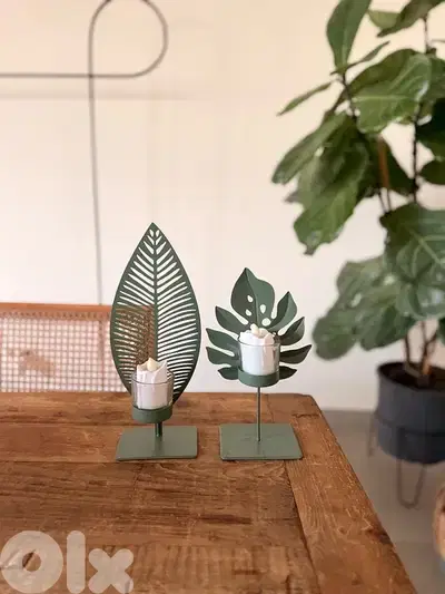 2 candle holders