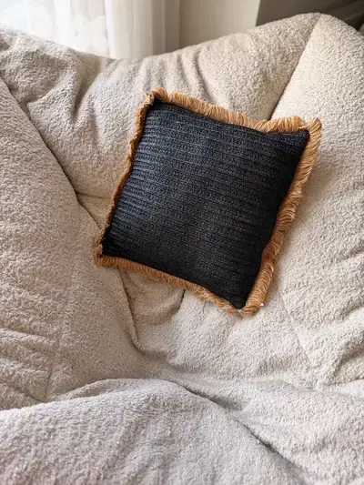 black cushion