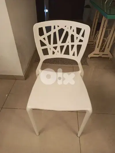 كرسي رزين غير قابلة للكسر عدد ٦