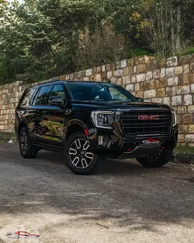 2022 GMC Yukon AT4, 6.2L V8 engine - 17,000 km Only - RYMCO
