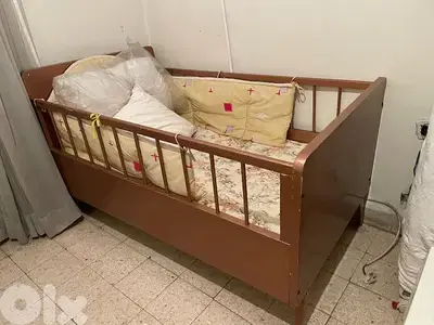 تخت  انتيك