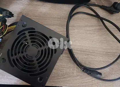 700Watt power supply