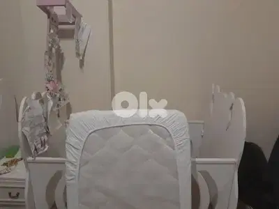 تخت وفرشة وحماية و وعامود ناموسية