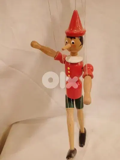ماريونيت خشب إيطالية لشخصية بينوكيو