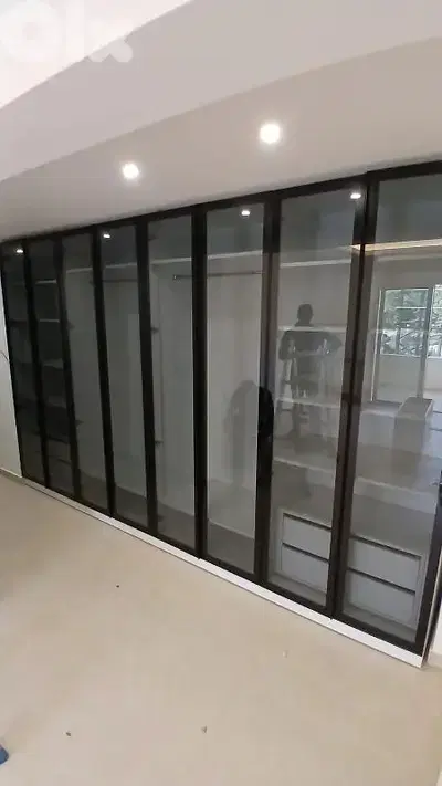 خزائن 8 درف زجاج ألمنيوم على طلب الزبون جديدة من المعمل (high quality)