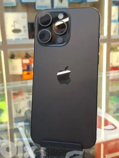 Used 15 pro max 256 gb black 339 cycle count *screen changed in apple