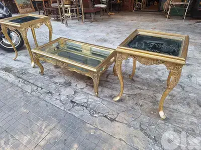 طقم طاولات رائع جدا خشب زين حفر ناعم تلبيس ورق الذهب من الروائع