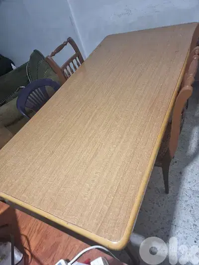 family table طولة صفرة