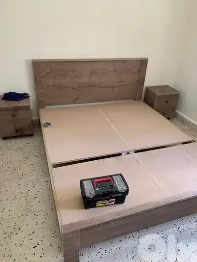تخت مجوز مع تنين كمود جديدة من المعمل بافضل الاسعار
