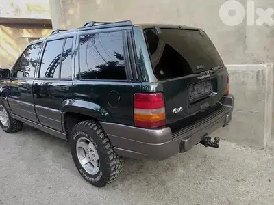 Cherokee v8 5.2Litre | شيروكي جيب انقاض