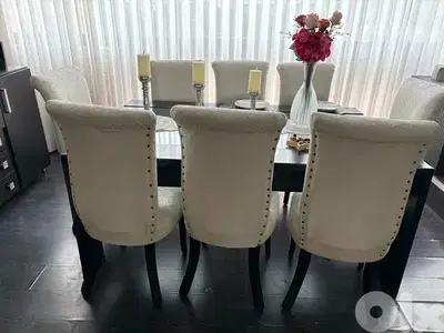 Full dining room
