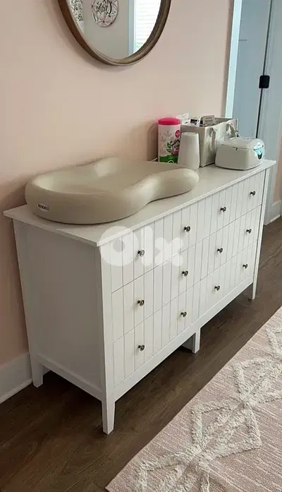 chest of drawers