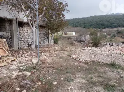 GMB211SZ - Land For Sale with an Old Houses in Mechmech - أرض للبيع