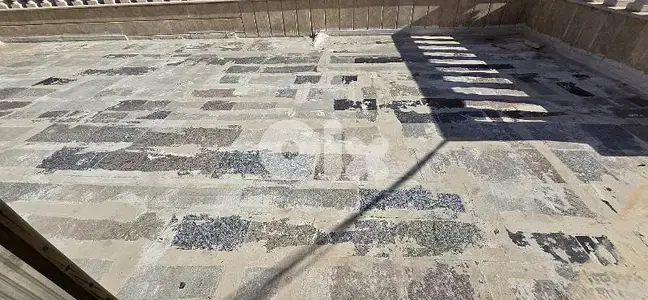 كل شهر بشهرو جونية ساحل علما مع تراس كبير كاشف فقط 220$