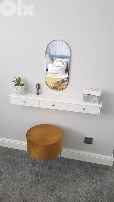 floating shelf of drawers