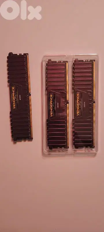 corsair rams 2x8gb+1 free ddr4 3200 mhz vengeance lpx