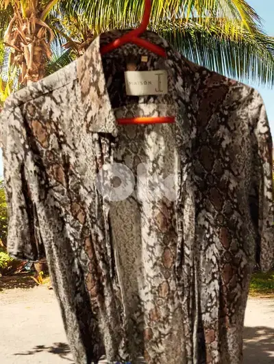 Leopard T-shirt.