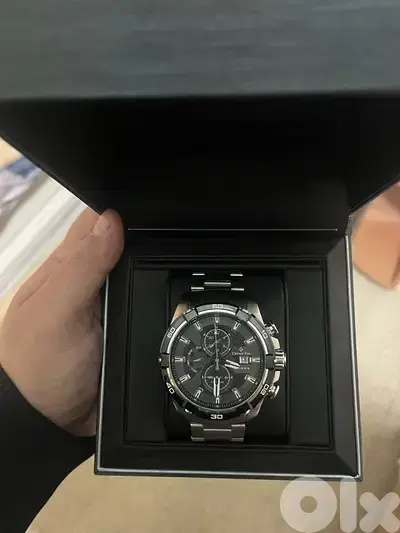 omorfia By rovina stainless watch barely use like new