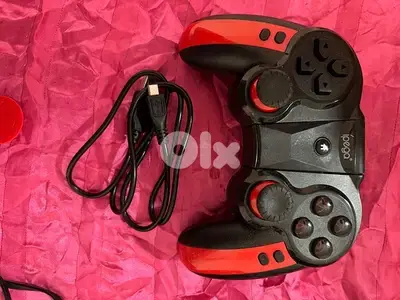 Gaming console for phones and wired headphones