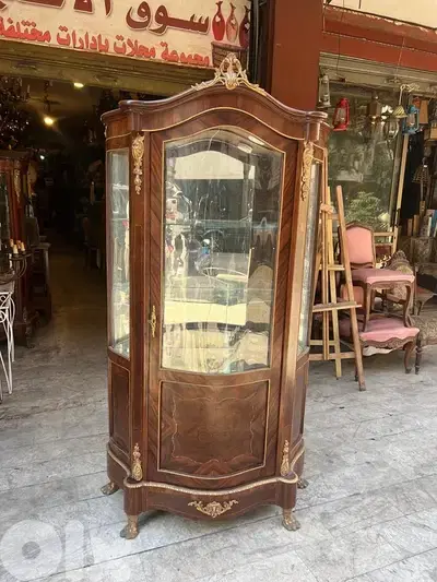 frensh vitrine crystaliére فاترين صالون خشب جوز تنزيل برونز ناعم روعة