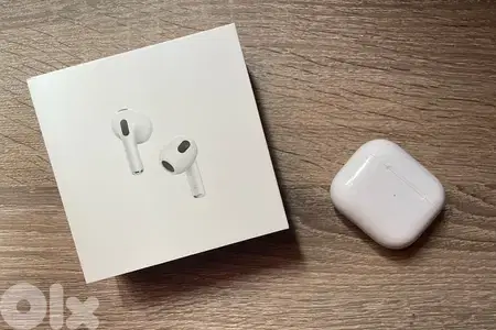 Original apple AirPods 3 with magsafe case