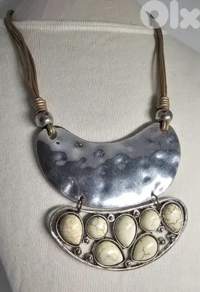 10$ Brighton Luna necklace