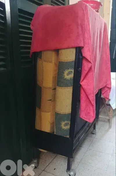 تخت حديد
