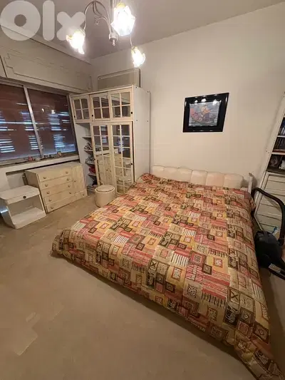 Full bedroom