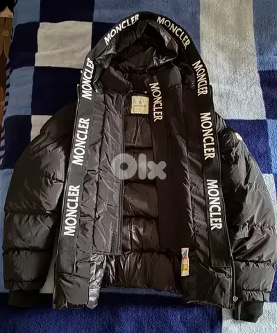 Moncler Black Puffer Jacket – Never Worn
