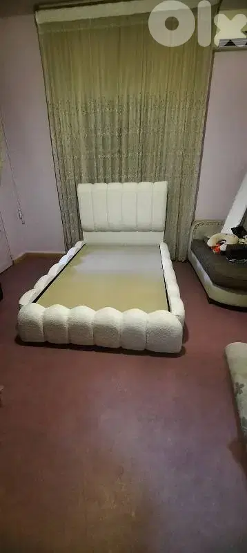 تخت مفرد و نص منجد بالكامل لون أبيض (High Quality)