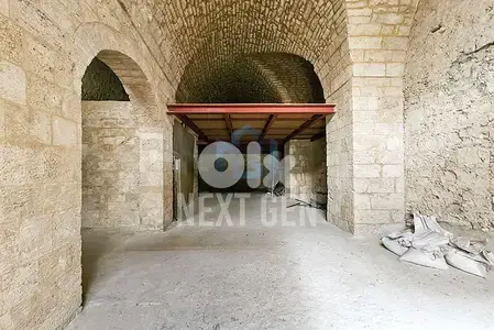 Retail For Rent in Downtown