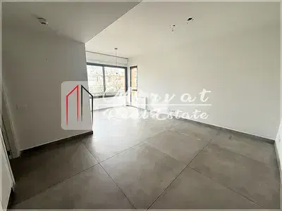 1 Master BedroomlNew BuildinglSecurity 24/7