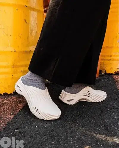 Authentic Crocs Echo Wave Women