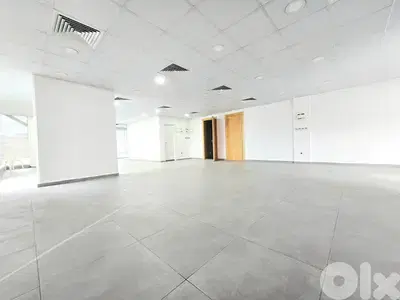 RAO26-5028 Office 365m² for Rent – Dekwene