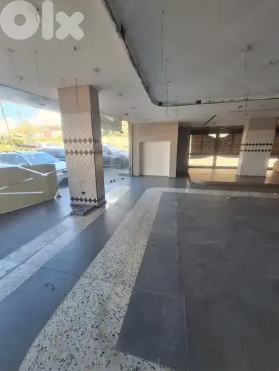 SHOWROOM | AWKAR | 14 PARKING SPOTS | MAIN ROAD, (AWR-121)