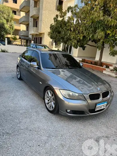 BMW 3-Series 2011